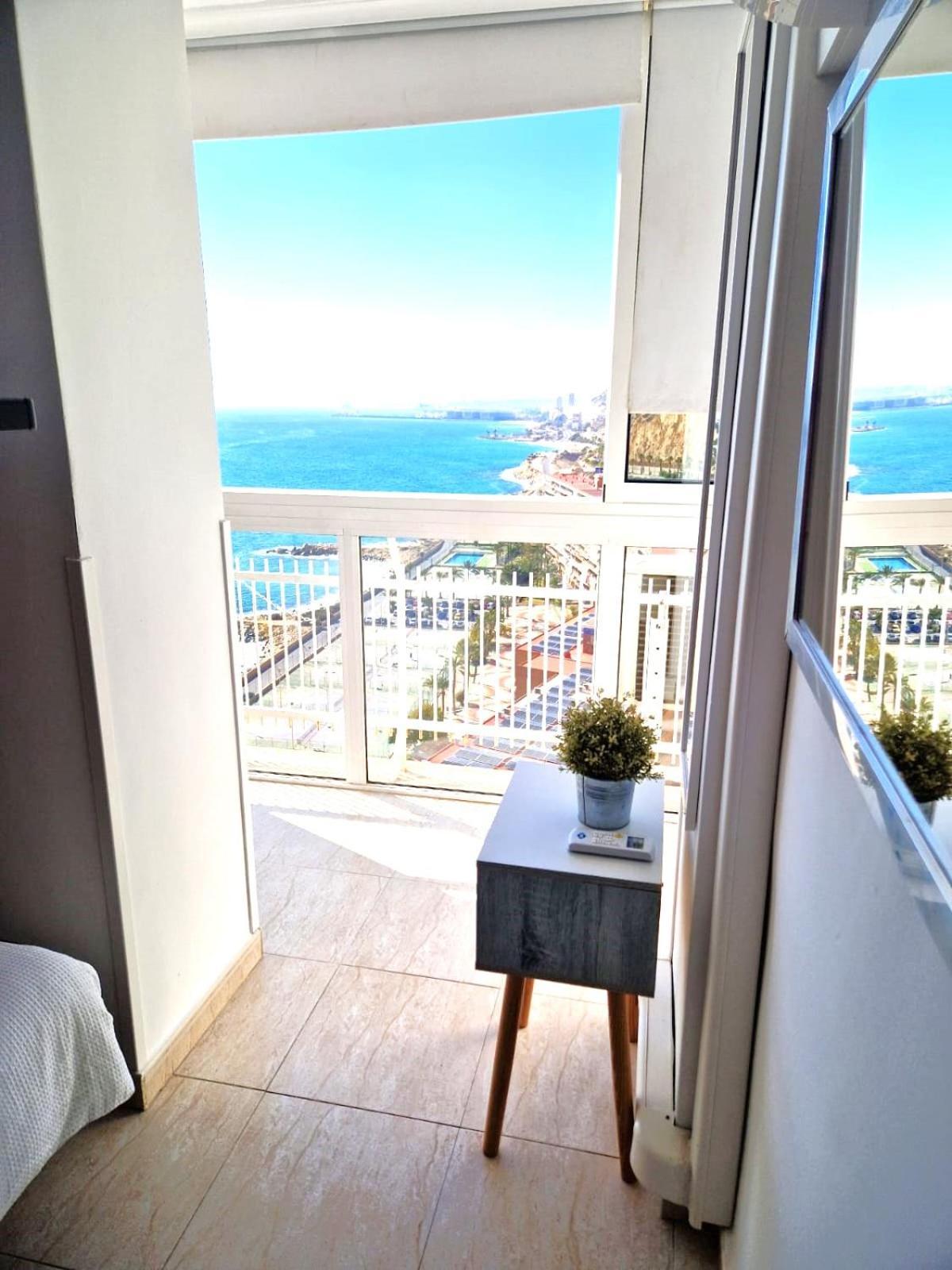 Vistas Al Mar. Gran Salon. Playa A 1 Minuto. Wifi Appartement Alicante Buitenkant foto