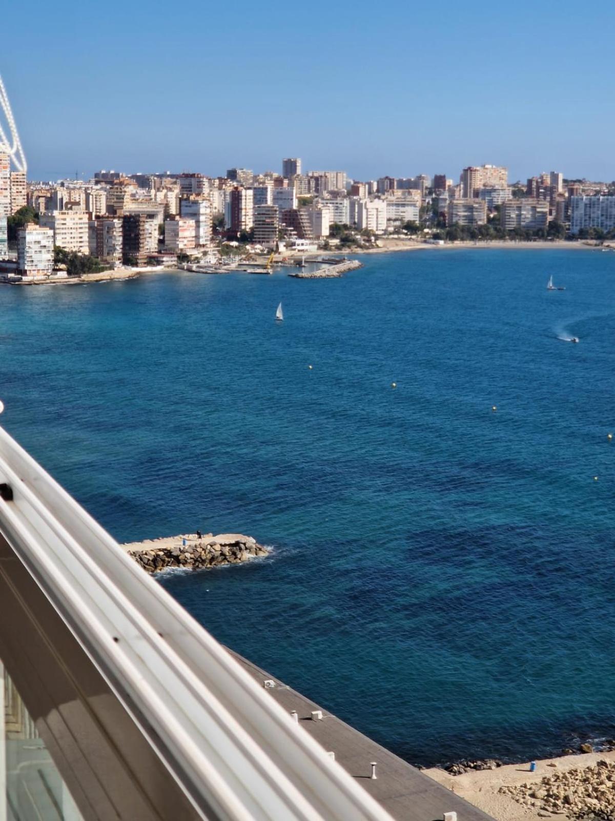 Vistas Al Mar. Gran Salon. Playa A 1 Minuto. Wifi Appartement Alicante Buitenkant foto